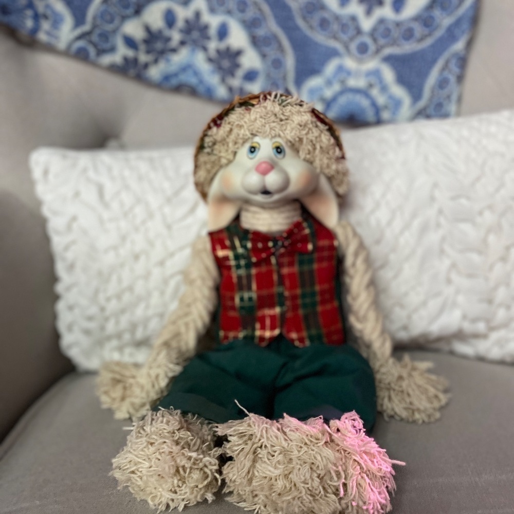 Porcelain Shelf Sitting Christmas Bunny - Picture 8 of 13